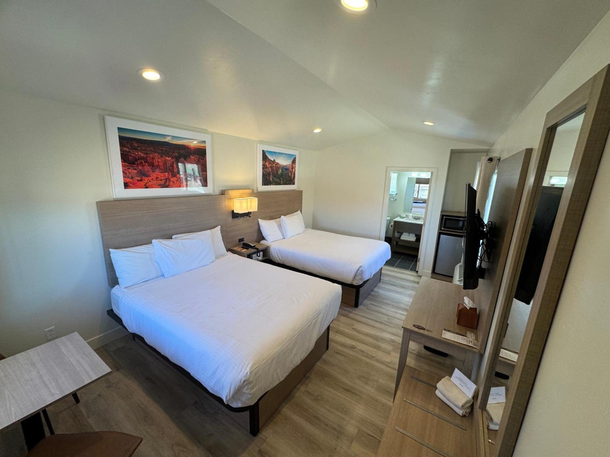 Mountain Ridge Cabins & Lodging Between Bryce And Zion National Park Хеч Екстериор снимка